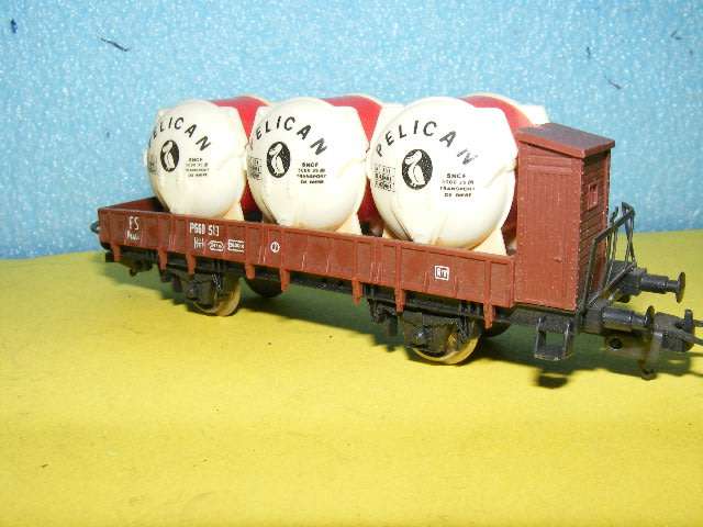 Lima HO Flatbed with load,