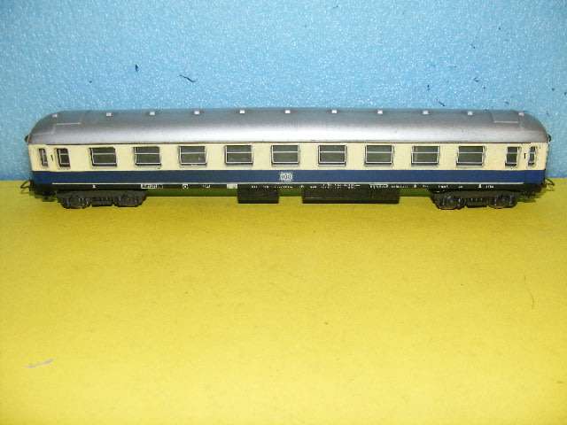 Lima HO DB Passenger Coach,