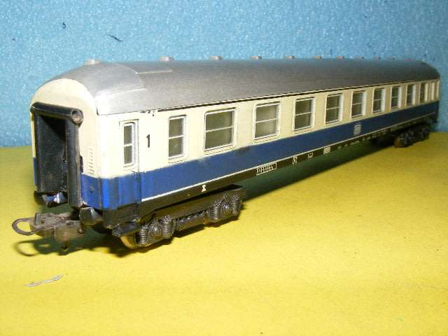 Lima HO DB Passenger Coach,