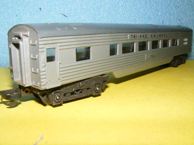 Tri-ang OO Passenger Coach - Made in South Africa