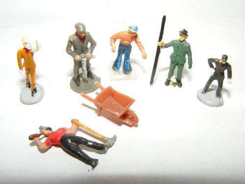 HO Figures "Working" X 6