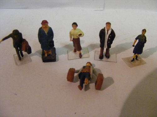 HO Figures "Travelers" X 6