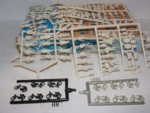 Preiser HO People, luggage, bicycles X 120 (Unpainted)