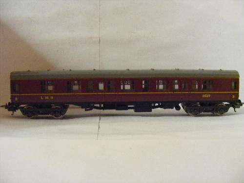 Lima HO "LMS" 3rd Class coach
