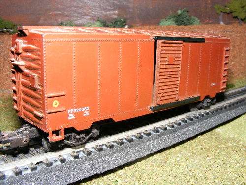 Life Like SAR/ SAS Boxed wagon with sliding doors..