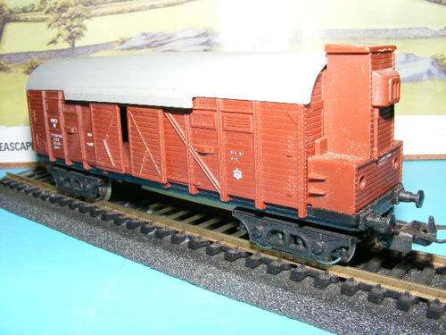Lima HO Bogie Brake Van with working lights