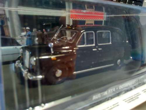 James Bond Car Collection Austin FX4