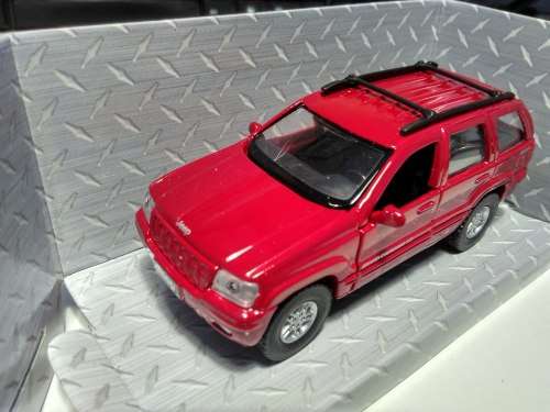 MAISTO JEEP GRAND CHEROKEE