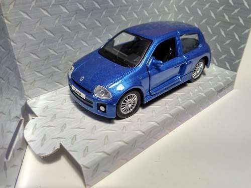 MAISTO RENAULT CLIO V6