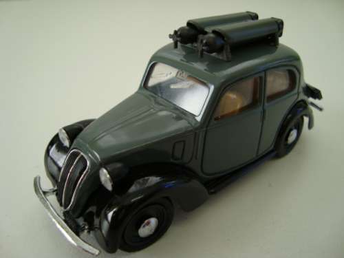 FIAT BERLINA 1100 BRUMM REVIVAL R32