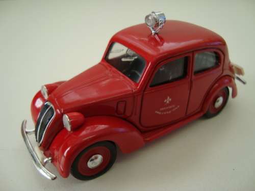 FIAT BERLINA 1100 BRUMM REVIVAL ORO R63