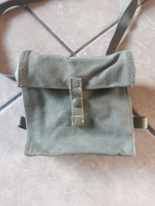 SA Army Officers Binocular bag Pat.73 good condition...size 180x180x50mm