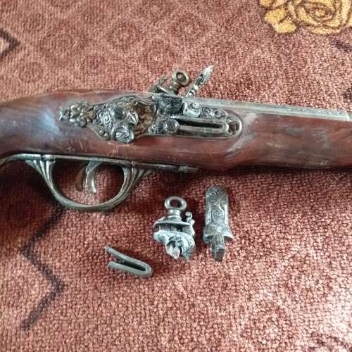 Replica Flintlock pistols, as is only for display condition as per photo's