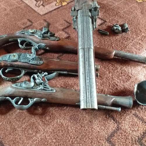 Replica Flintlock pistols, as is only for display condition as per photo's