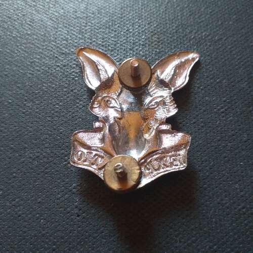 S.A Intelligence Corps, cap badge screw posts