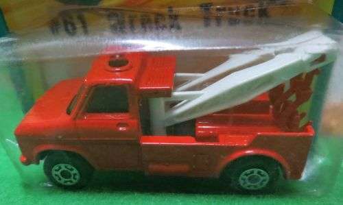 **MATCHBOX #61**WRECK TRUCK**CARDED 1976**MADE IN ENGLAND**