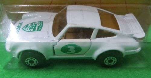 **MATCHBOX SF**PORSCHE TURBO**CARDED 1986**MADE IN MACAU**DOORS OPENS**