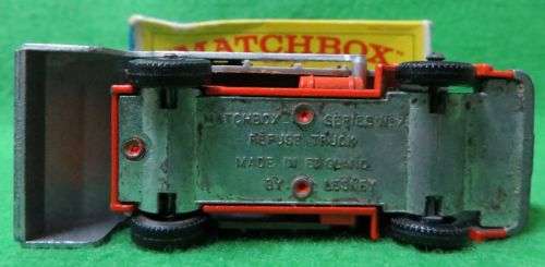 **MATCHBOX #7**FORD REFUSE TRUCK**WITH BOX*MADE IN ENGLAND**