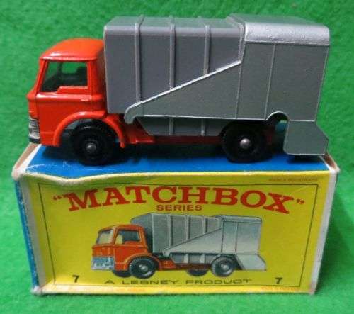 **MATCHBOX #7**FORD REFUSE TRUCK**WITH BOX*MADE IN ENGLAND**