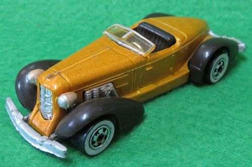 **HOTWHEELS**AUBURN 852**METAL BASE**