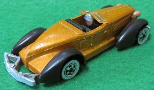 **HOTWHEELS**AUBURN 852**METAL BASE**