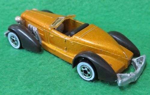 **HOTWHEELS**AUBURN 852**METAL BASE**