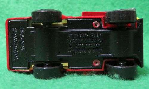 **MATCHBOX LESNEY No.37**SKIP TRUCK**METAL BASE**MOVING PARTS**BOXED 1975**