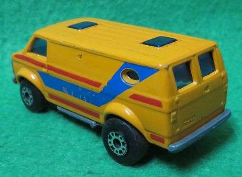 **MATCHBOX LESNEY No.68**CHEVY VAN**METAL BASE**IN VERY GOOD CONDITION**1979**