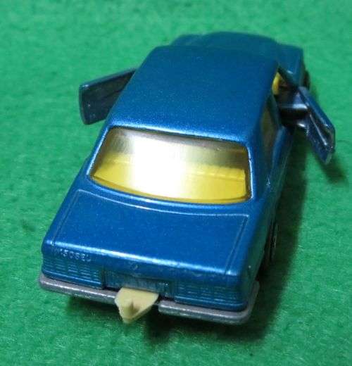 **MATCHBOX LESNEY No.56**MERCEDES 450 SEL**DOORS OPEN**METAL BASE**1979**