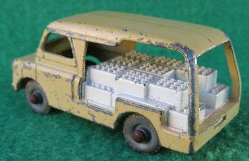 **MATCHBOX MOKO LESNEY No.29**BEDFORD MILK FLOAT TRUCK**DIECAST WHEELS**1956**