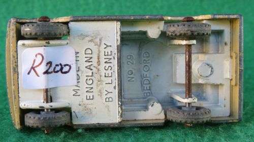 **MATCHBOX MOKO LESNEY No.29**BEDFORD MILK FLOAT TRUCK**DIECAST WHEELS**1956**