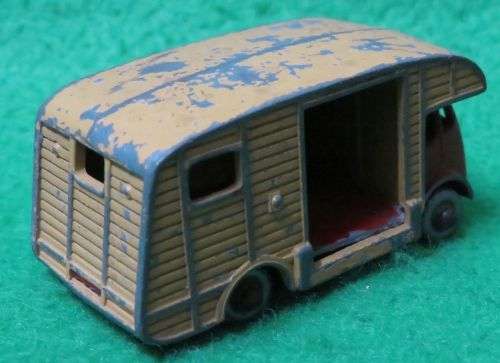 **MATCHBOX MOKO LESNEY No.35**ERF - MARSHALL HORSE BOX MK7*-1960**