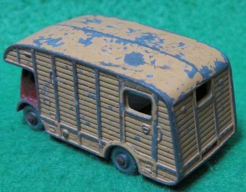 **MATCHBOX MOKO LESNEY No.35**ERF - MARSHALL HORSE BOX MK7*-1960**