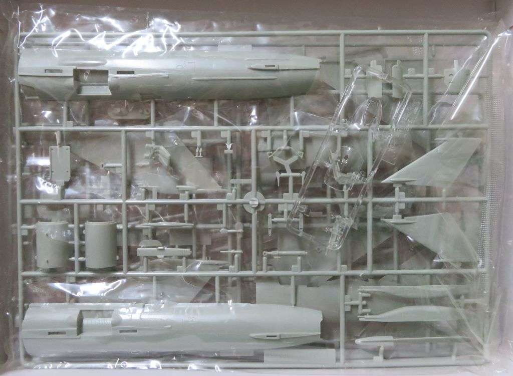 **ACADEMY**MODEL KIT**MIG-21MF (FISHBED J)**VINTAGE**1/48**LENGTH +-21CM**