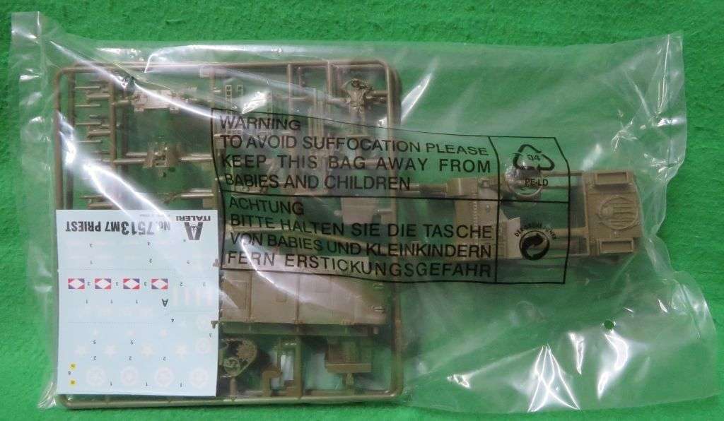 **ITALERI**MODEL KIT**(2 IN 1) M7 PRIEST & KANGAROO**VINTAGE**1/72**LENGTH +-8.3CM**