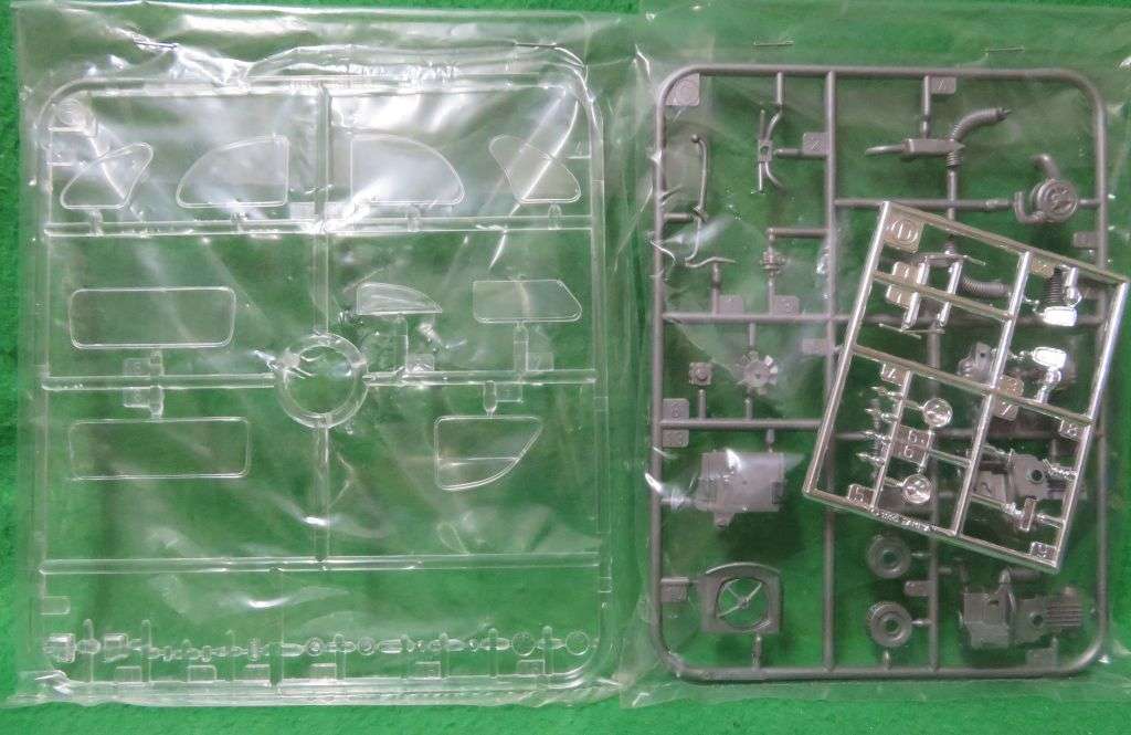 **TAMIYA**MODEL KIT**CITROEN 2CV - RUBBER TYRES**1/24**