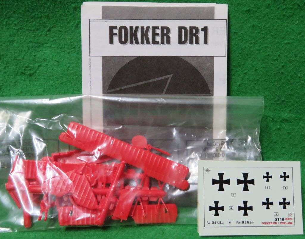 **Airfix**Model kit**WWI - Fokker DR1 Triplane**Vintage**Scale 1/72**Length +-8cm**