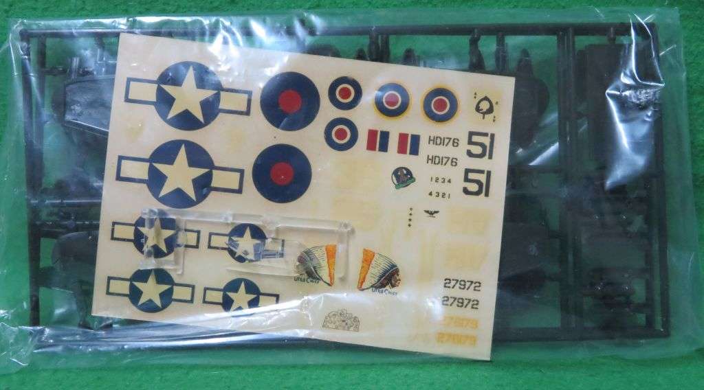 **Hales**Model kit**Thunderbolt P-47D Razor Back - US Army Fighter**Vintage**1/72**