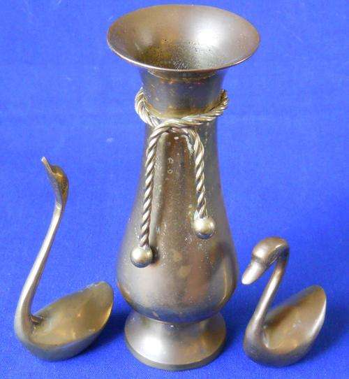 ***COPPER***VASE AND 2 SWANS***ORNAMENTS***PLEASE SEE PIC***