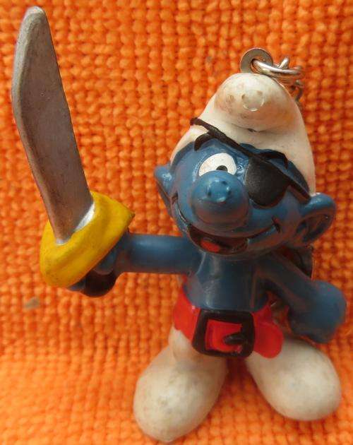 **VINTAGE FIND**PIRATE SMURF - KEYRING**1978 PEYO**W BERRIE CO - SCHLEICH**HONG KONG**