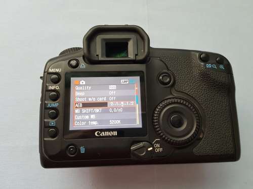 CANON 5D MK I AMAZING CONDITION & CANON EF 70-300 mm LENS & SPEEDLIGHT