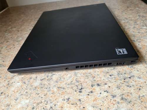 LENOVO X1 CARBON