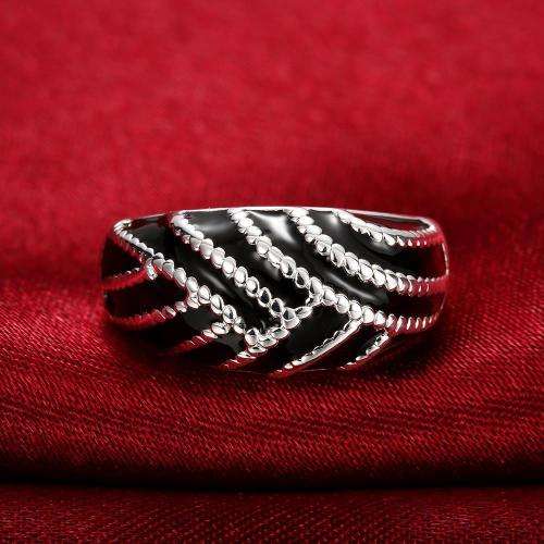 New 925 Sterling Silver filled Ladies ring with black detail work