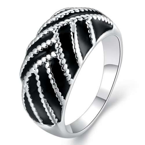 New 925 Sterling Silver filled Ladies ring with black detail work