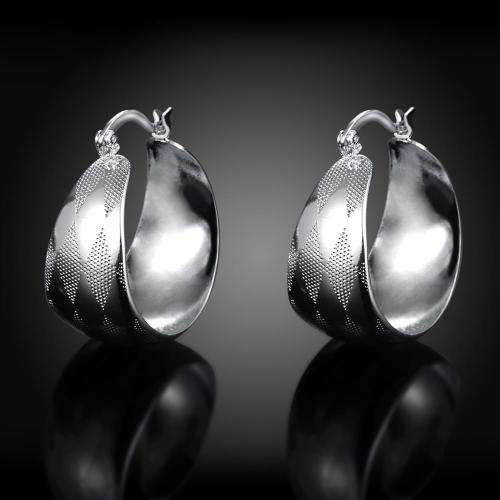 New 925 Sterling silver filled Ladies hoop earrings with detail work design