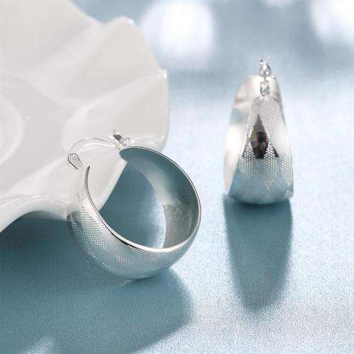 New 925 Sterling silver filled Ladies hoop earrings with detail work design