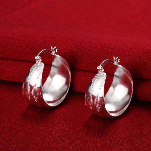 New 925 Sterling silver filled Ladies hoop earrings with detail work design