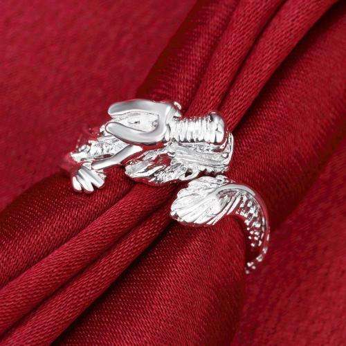 New 925 Sterling Silver filled Dragon design ring with fine detail work