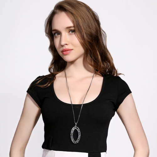 Chunky Ladies pendant lined with crystal detail plus chain included