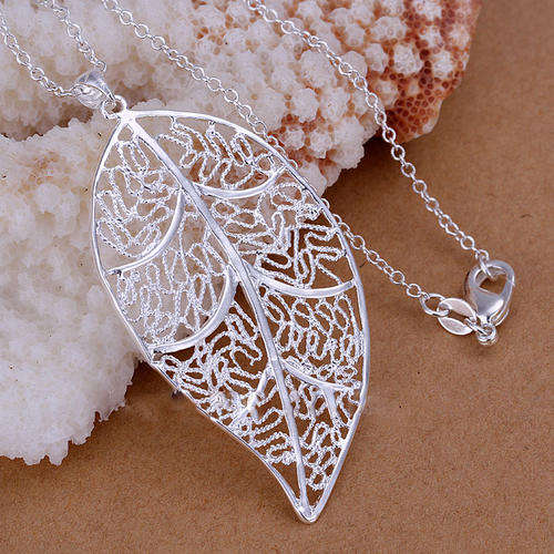 *Reduced shipping*, New 925 Sterling silver Leaf Necklace with fine detail work